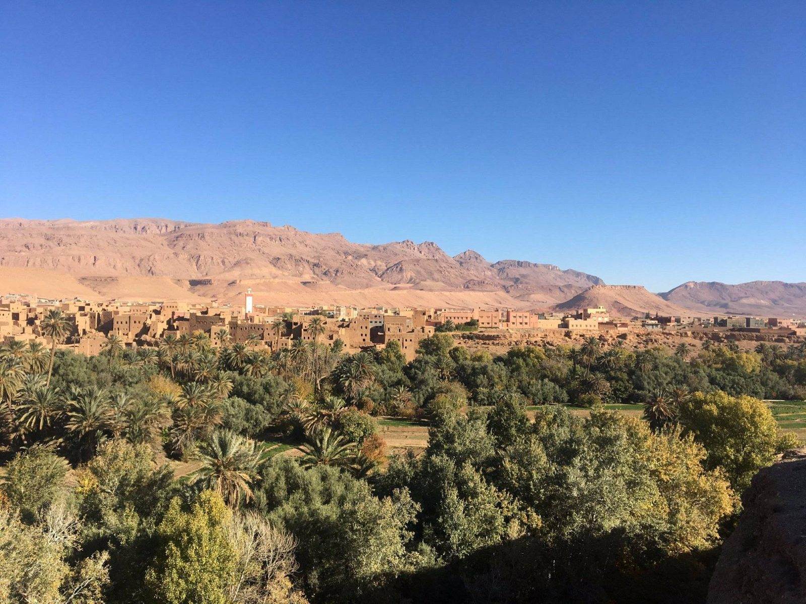 Palmerales y pueblos de adobe en el oasis de Tinghir